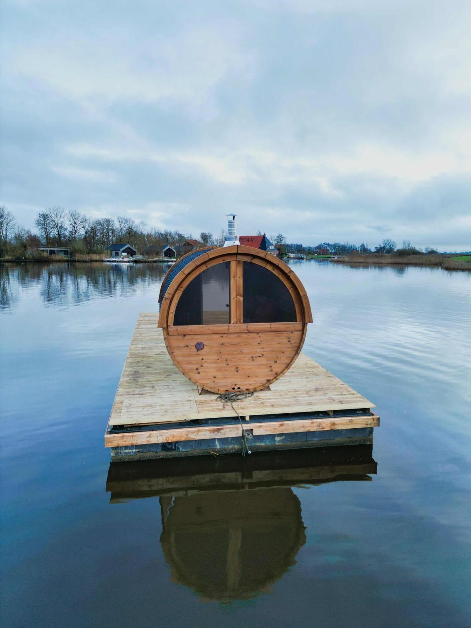 Pean-Buiten Waterlodges Nes  Eksteriør billede